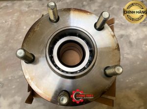 Góc chụp cận cảnh bạc đạn bánh sau Xpander 2018-2026