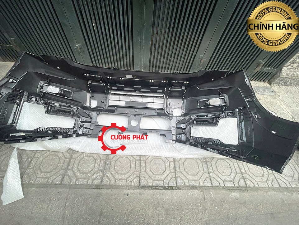 Góc chụp mặt sau cản trước Xpander Cross 2025 chính hãng