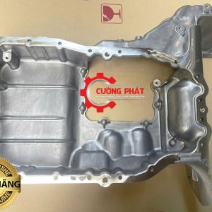 Góc chụp cận cảnh đáy cacte động cơ Triton chính hãng