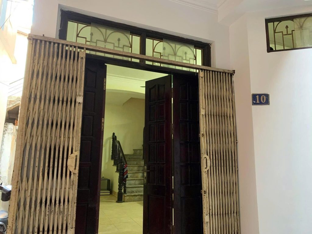 Nhà riêng 40m2 – 2 ngủ – ngõ 285 Đội Cấn (ctvo)