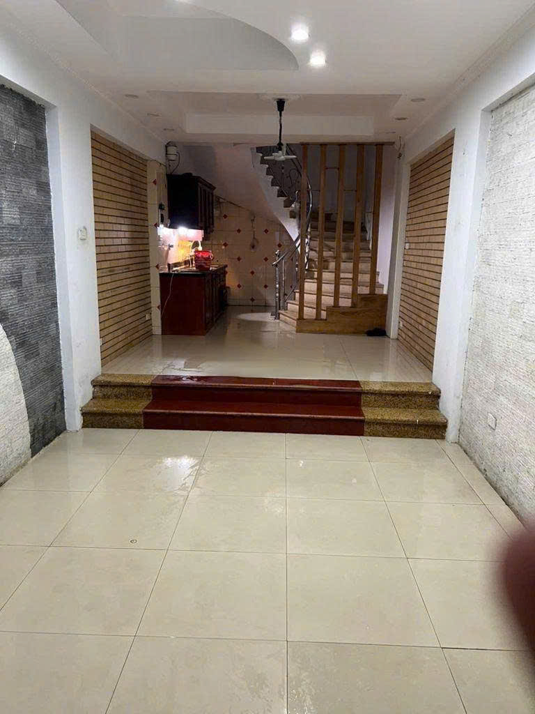 Nhà riêng 45m2 x 5 tầng – ngõ 508 Láng (ctvo)