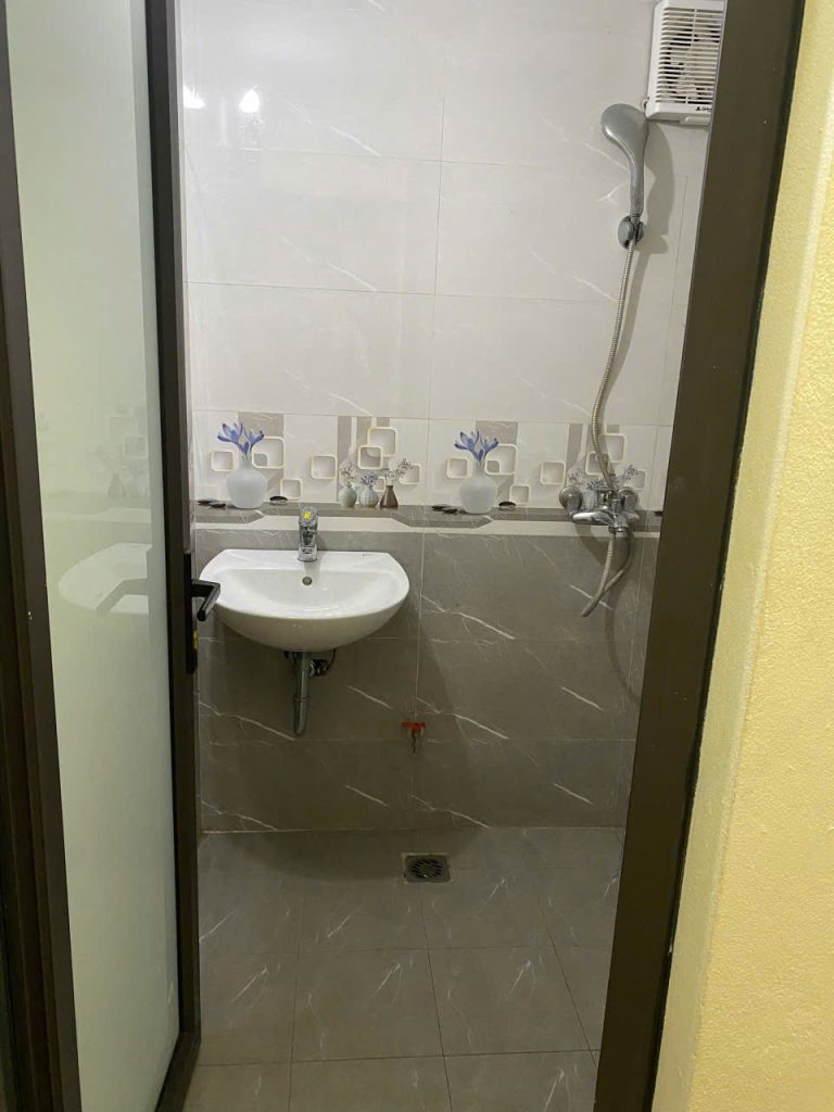 Nhà riêng 30m2 – 2 ngủ – Ngõ 23 Dương Văn Bé – 9tr/1th (ctv6886) - ảnh 5