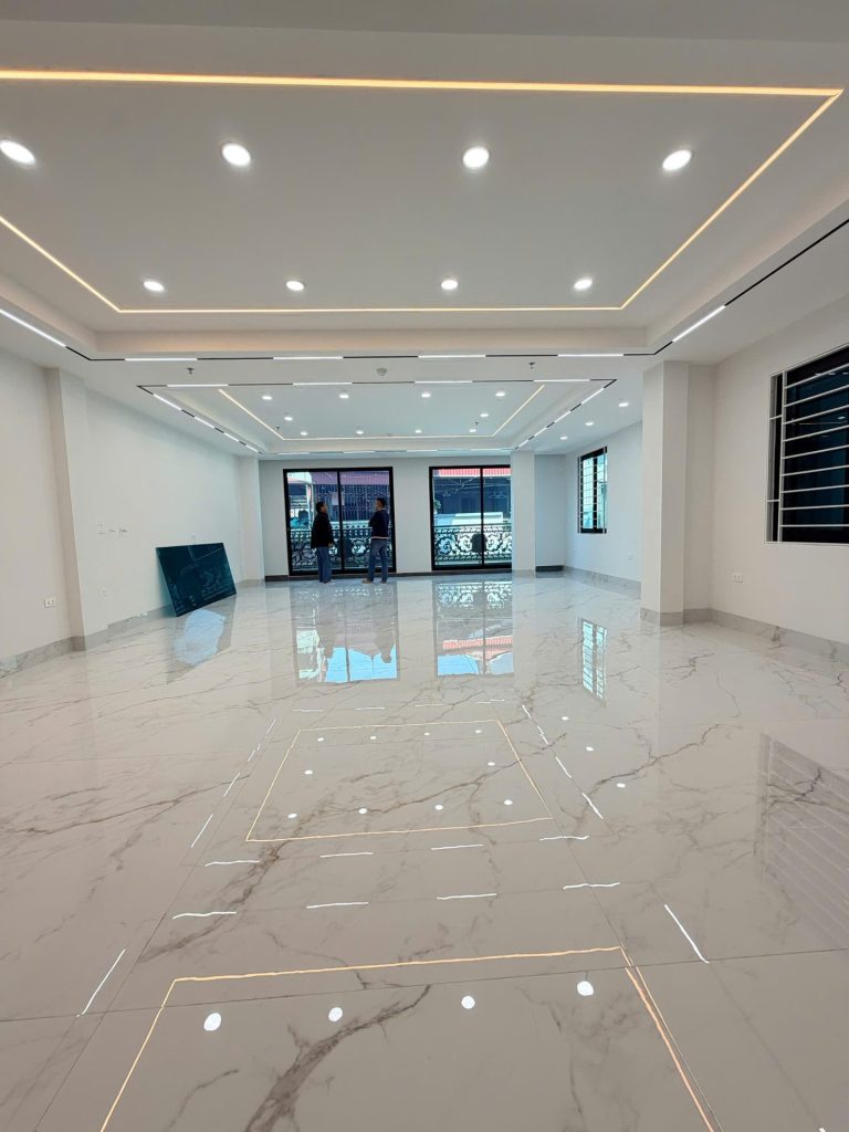 Nhà riêng (sàn văn phòng) 84m2 – 7 tầng – thông sàn – Ngõ 143 Nguyễn Chính (ctv8135)
