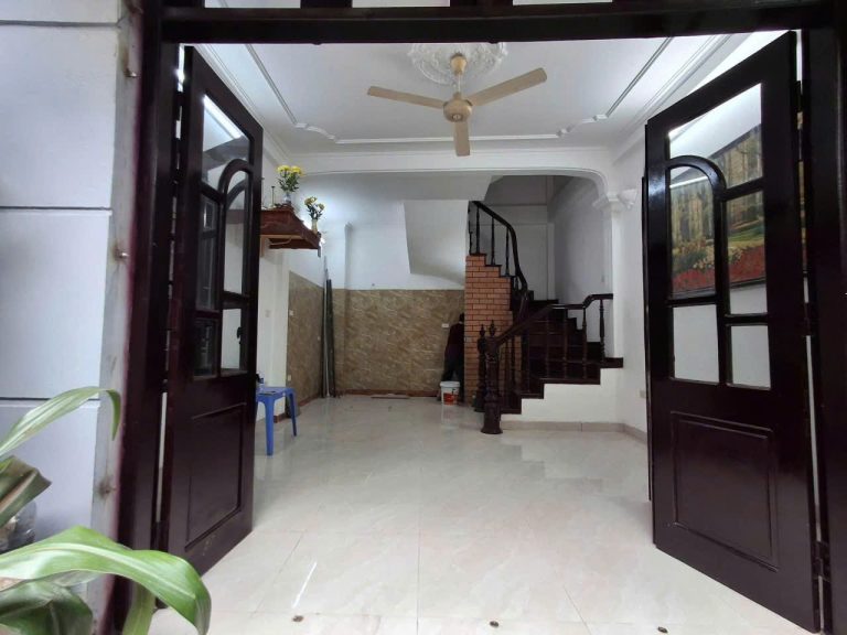 NHÀ RIÊNG 30M2 – 3 NGỦ – ngõ 426 Đường Láng CTVO
