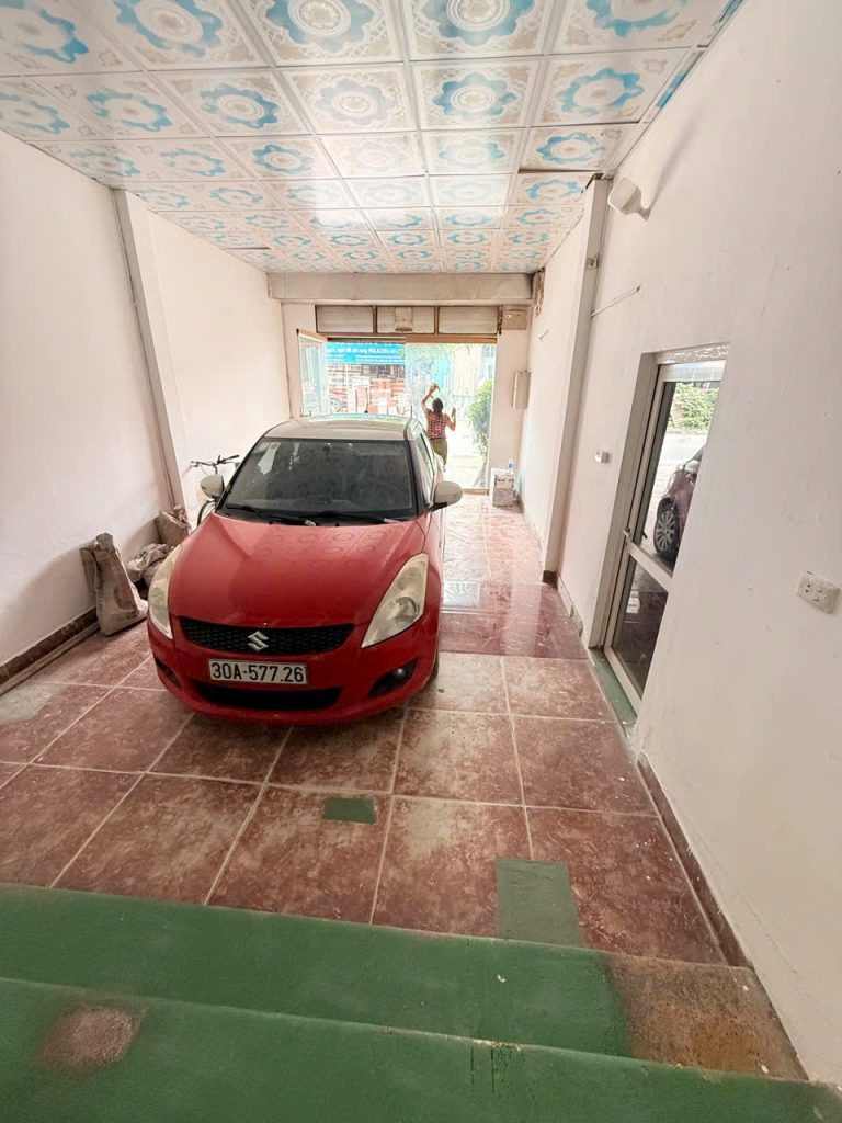 Nhà riêng 120m2 – 3 tầng – Nguyễn Hoàng Tôn (ctv6725)