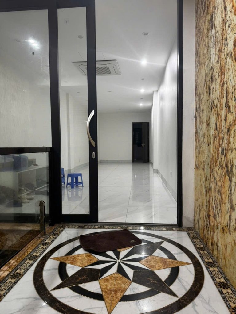 Nhà riêng 60m – 5 tầng – Hoàng Hoa Thám (ctv 6725)