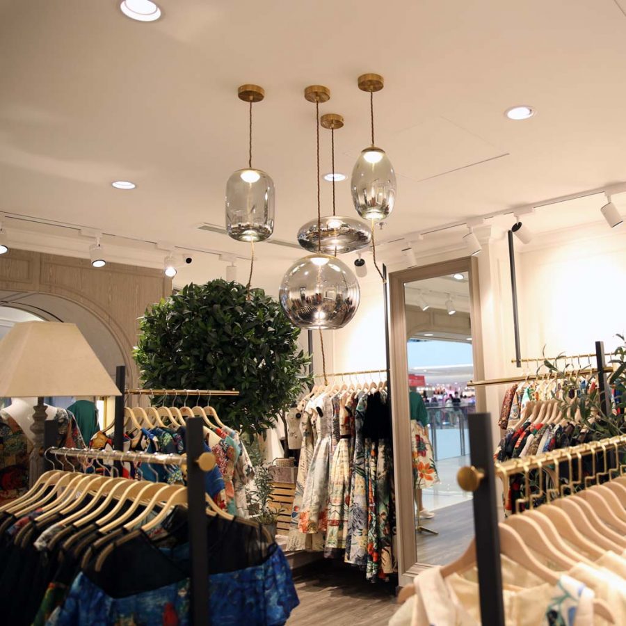 đèn thả thủy tinh trang trí shop quần áo