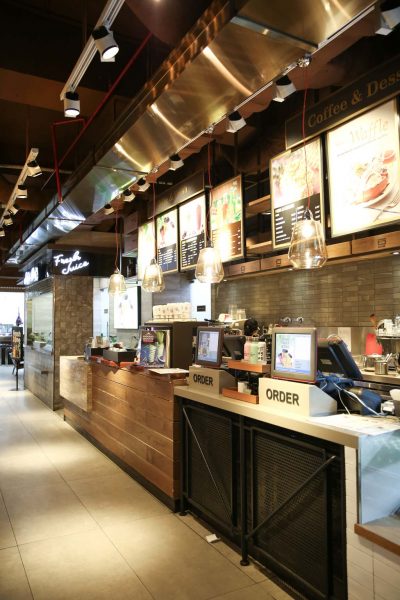 Không gian nội thất và đèn trang trí quán cafe Angel In Us Coffee Parkson Hùng Vương ( Quận 5, TPHCM)