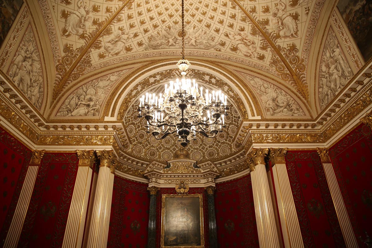 đèn chùm đồng pha lê cung điện mùa đônga