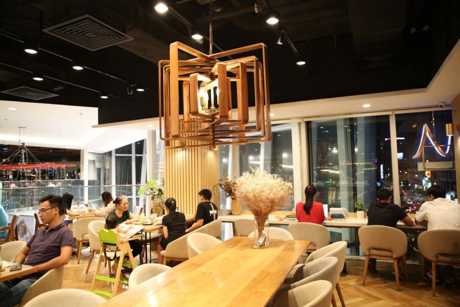 Đèn trang trí tại quán Miyama Coffee