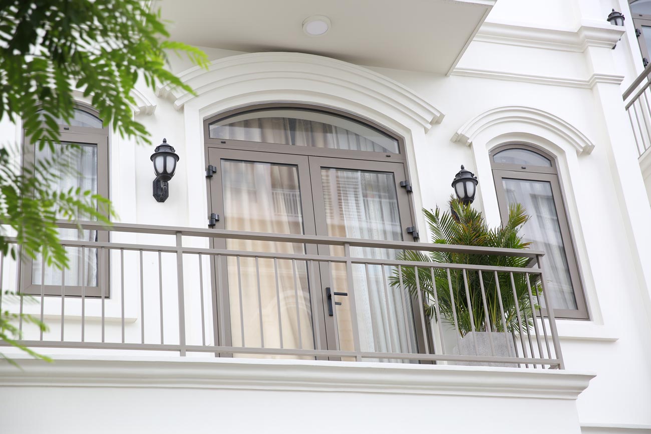 ĐÈN BÀN NHÔM VENUS T2135B