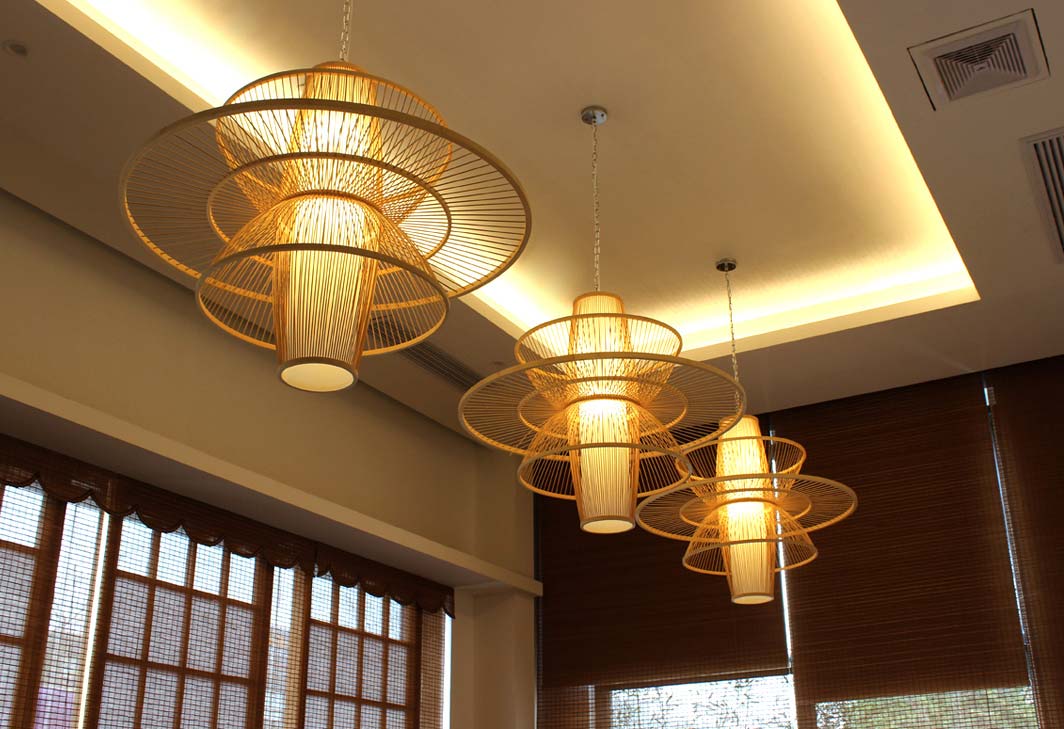 đèn gỗ tre nứa nhà hàng quán cafe