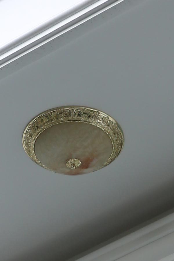 dđèn trang trí nguyễn thị thập