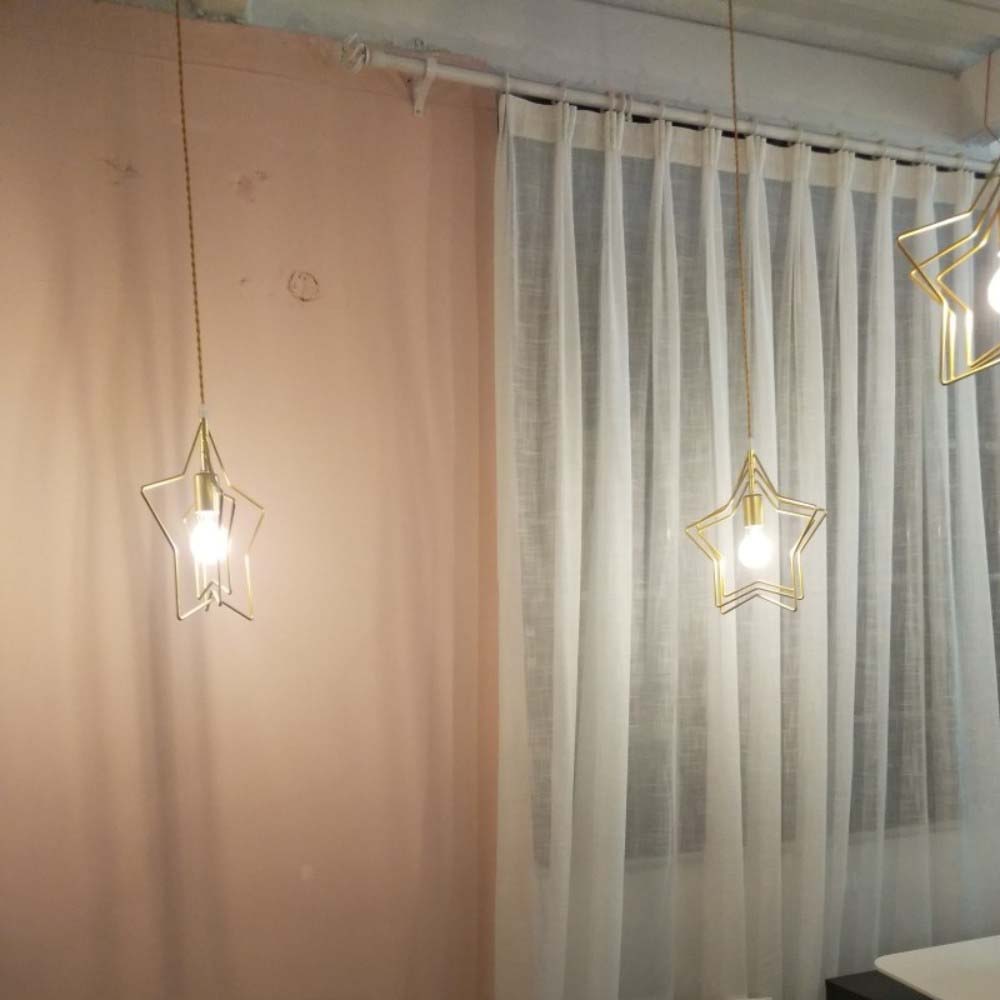 Đèn thả khung ngôi sao nhôm sắt sơn vàng chao thủy tinh tròn bóng LED