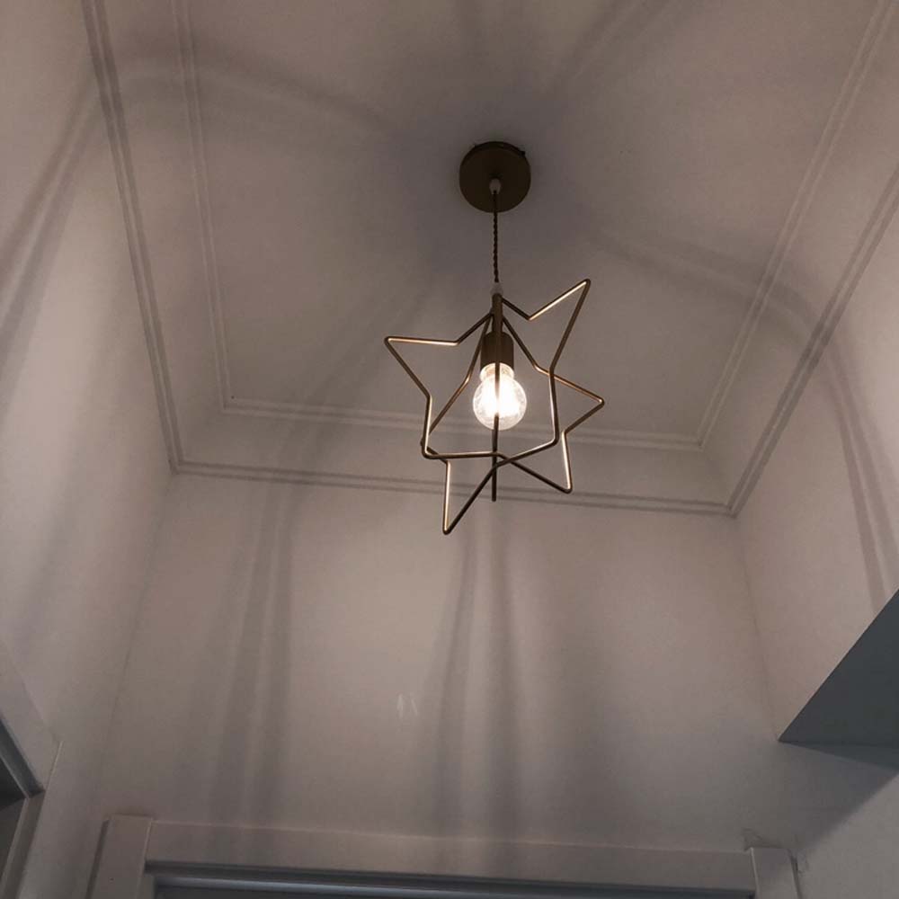 Đèn thả khung ngôi sao nhôm sắt sơn vàng chao thủy tinh tròn bóng LED