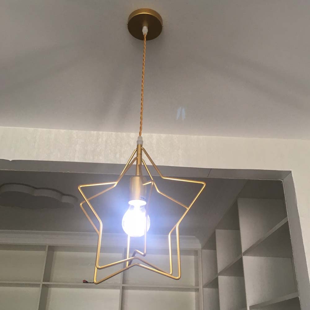 Đèn thả khung ngôi sao nhôm sắt sơn vàng chao thủy tinh tròn bóng LED