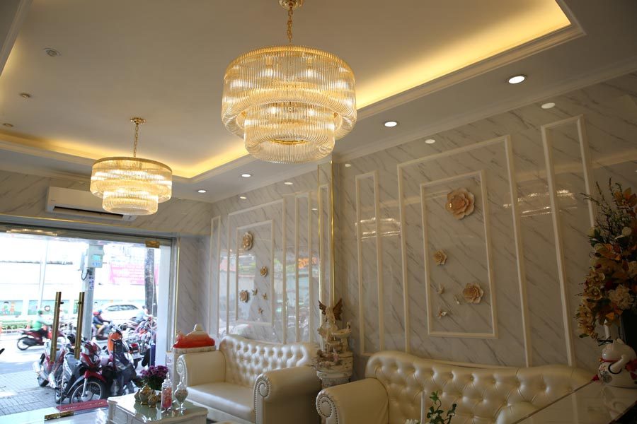 đèn trang trí cửa hàng đường 3/2