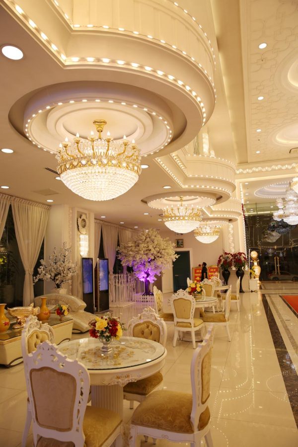 đèn trang trí nhà hàng tiệc cưới quận 10