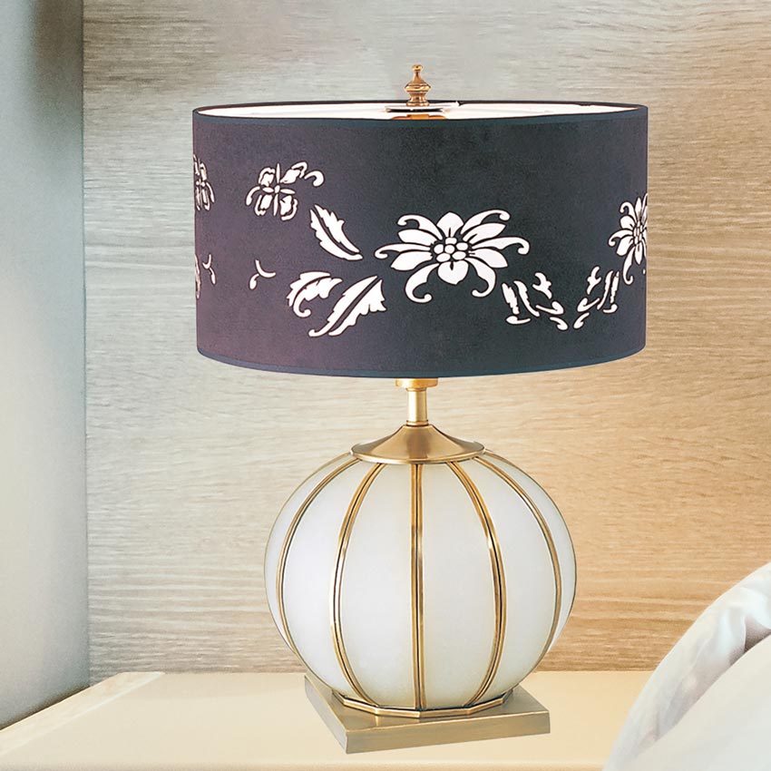 Đèn ngủ để bàn đồng chân trái cầu Venus 600133-01 Đèn ngủ để bàn đồng chân trái cầu Venus 600133-01