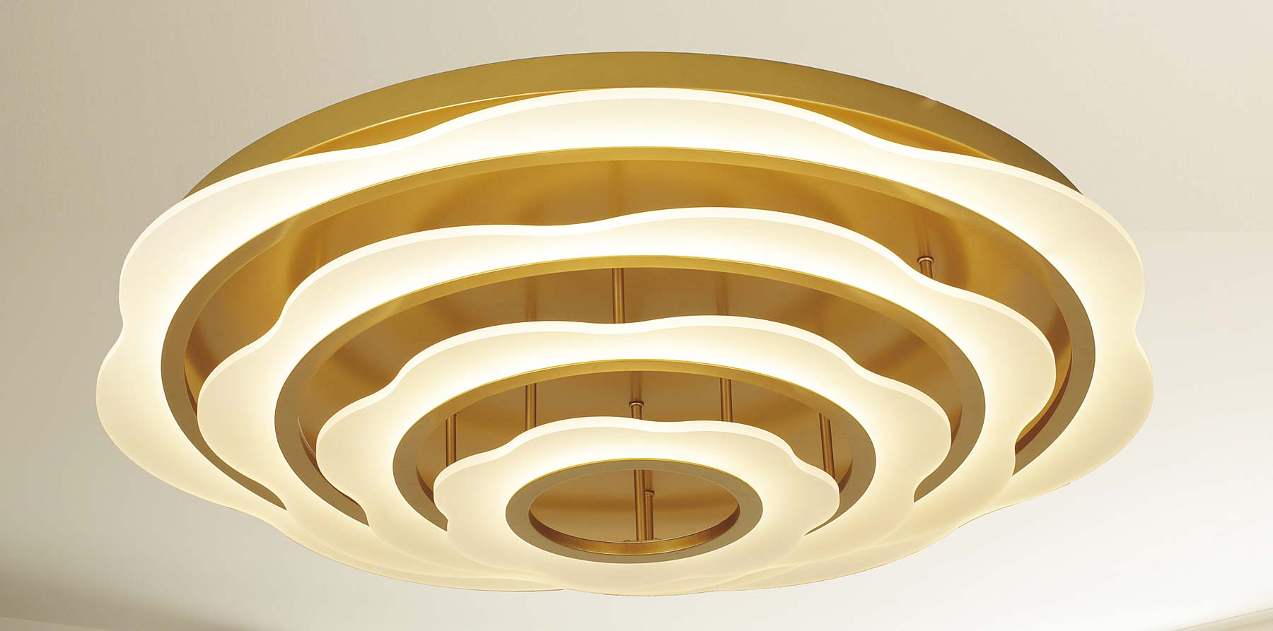 Đèn Trang Trí Ốp Trần Bông Hoa 4 Tầng Khung Sắt Chao Thủy Tinh 4 Tay 165W Venus Pd88 Đèn Trang Trí Ốp Trần Bông Hoa 4 Tầng Khung Sắt Chao Thủy Tinh 4 Tay 165W Venus Pd88