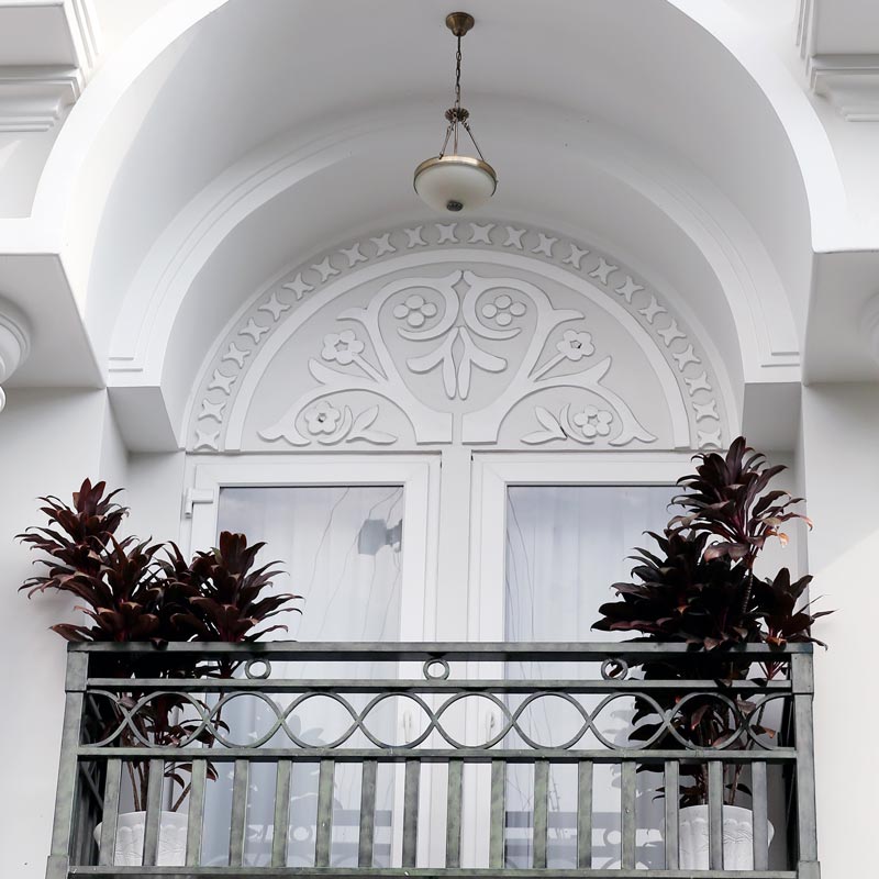 đèn trang trí ban công