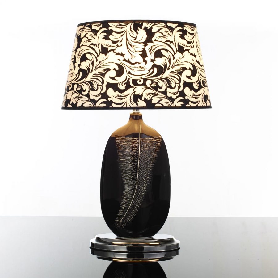 Đèn bàn chụp vải hoa văn cổ điển