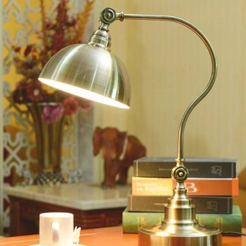 đèn để bàn đồng cổ điển