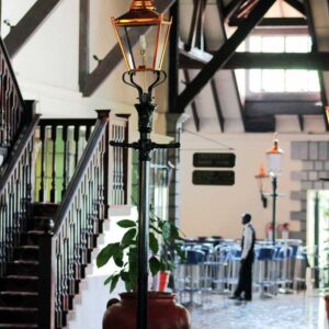 đèn chùm cầu thang