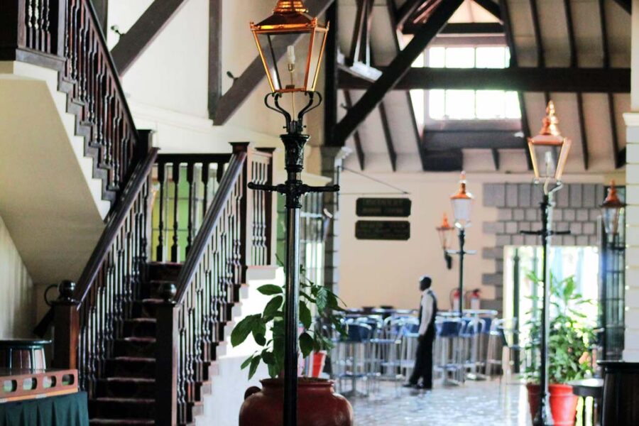 đèn chùm cầu thang