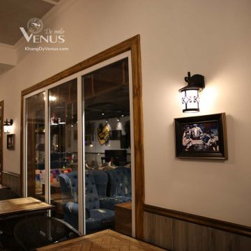 đèn soi tranh rọi tranh soi gương