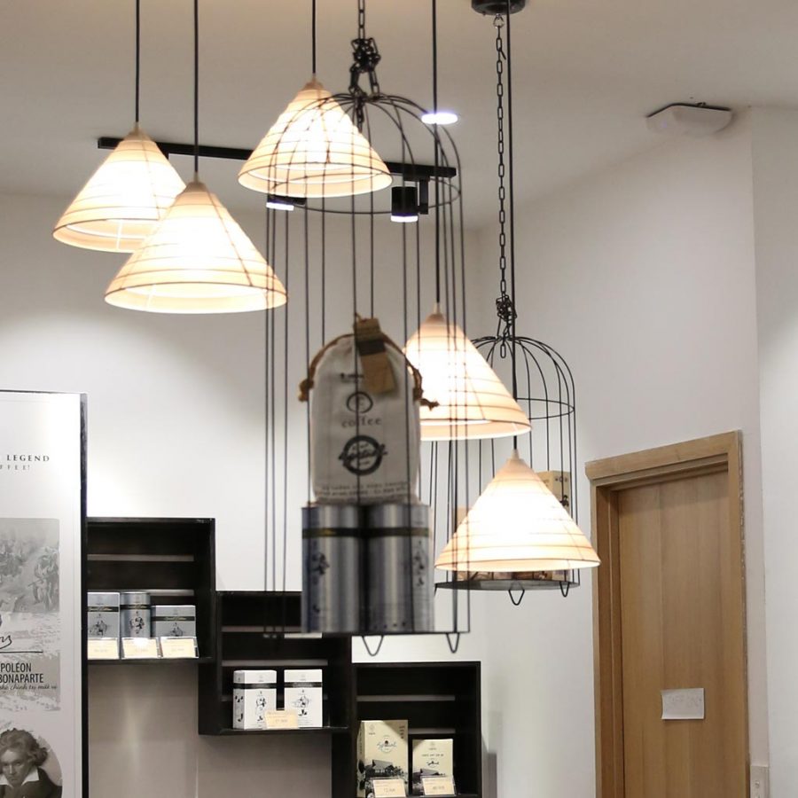 Đèn thả trang trí cho quán café Trung Nguyên Legend tại quận 10 