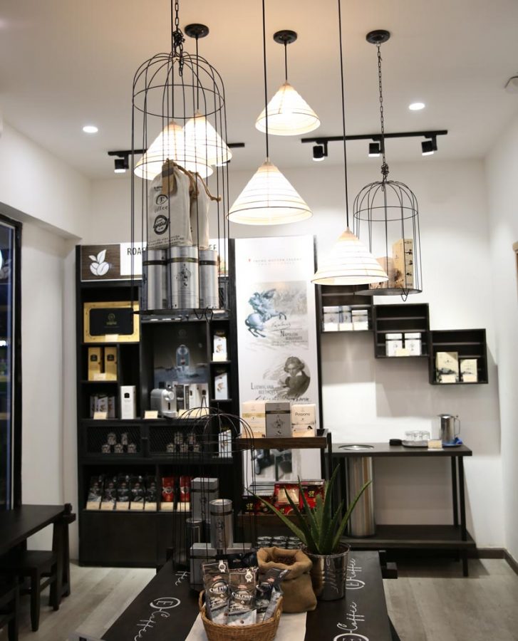 Đèn thả trang trí cho quán café Trung Nguyên Legend tại quận 10 