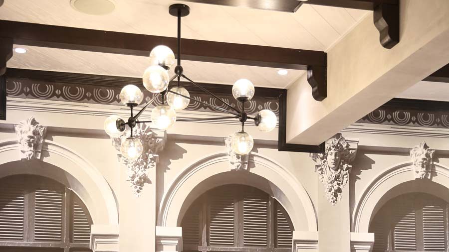 Khôn gian và đèn trang trí quán café The Coffee Club Hàn Thuyên Quận 1