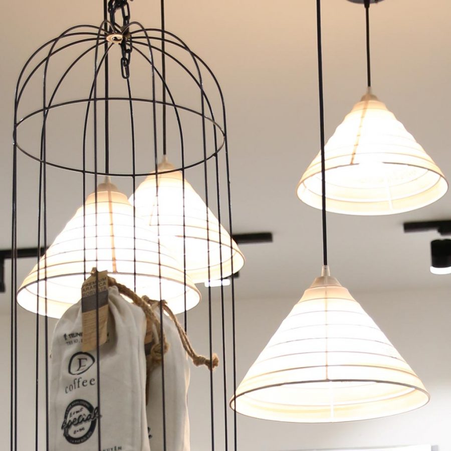 Đèn thả trang trí cho quán café Trung Nguyên Legend tại quận 10 