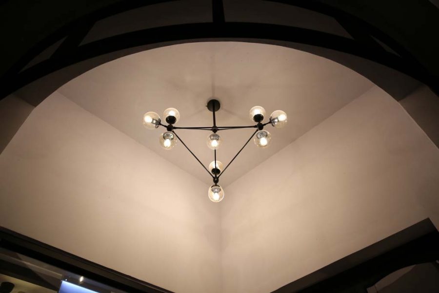 Khôn gian và đèn trang trí quán café The Coffee Club Hàn Thuyên Quận 1