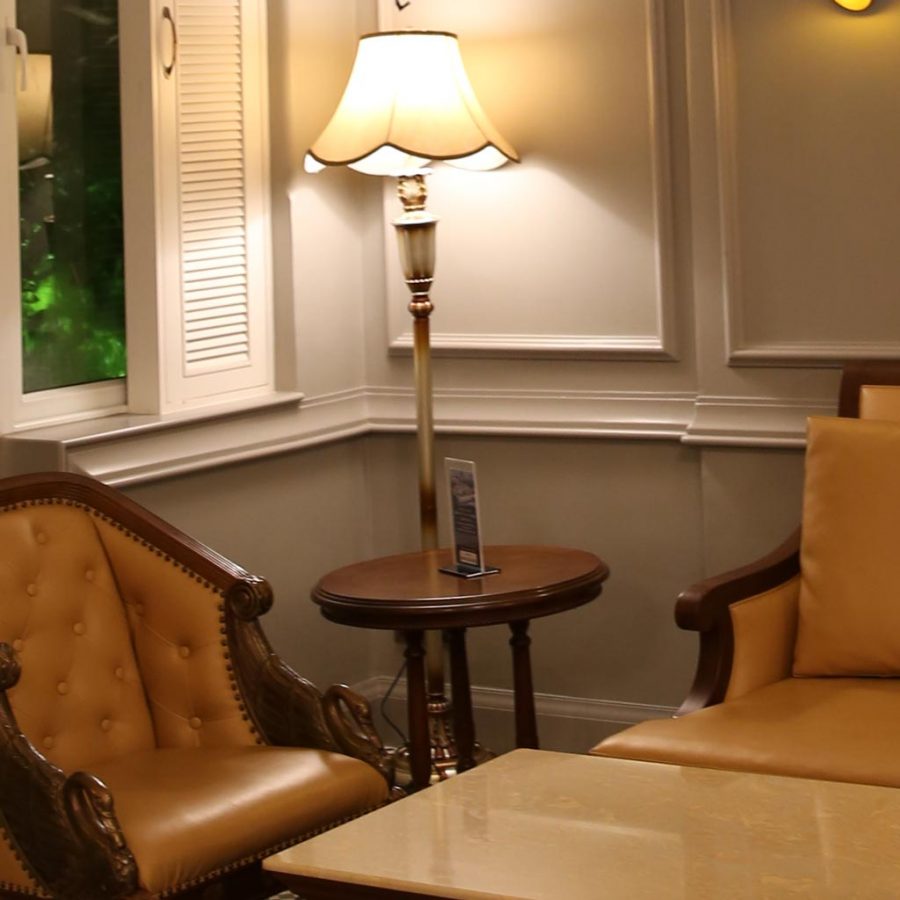 Đèn trang trí bằng đồng cao cấp tại quán cafe bar MUSE LOUNGE & BAR