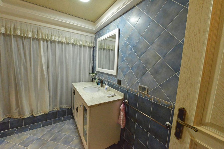 ĐÈN TRANG TRÍ NHÀ TẮM