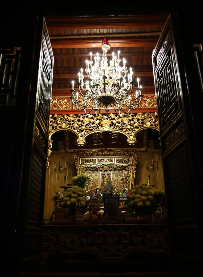 đèn trang trí phòng thờ