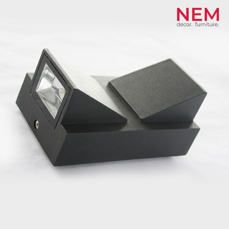 Đèn tường ngoài trời hiện đại VNT.2220/2 ĐEN - Image 2