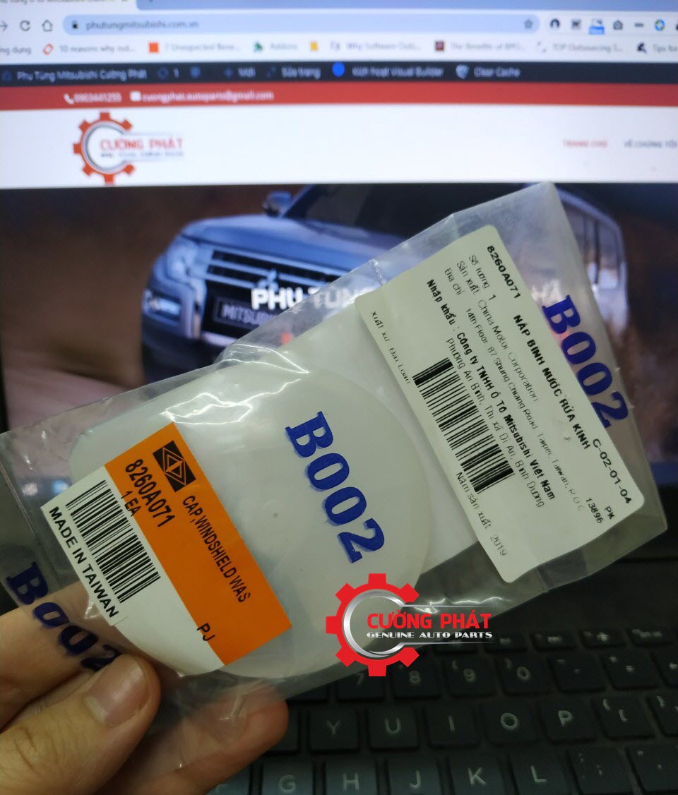Nap-binh-nuoc-rua-kinh-Mitsubishi-Zinger(2) Nắp bình nước rửa kình Mitsubishi Zinger