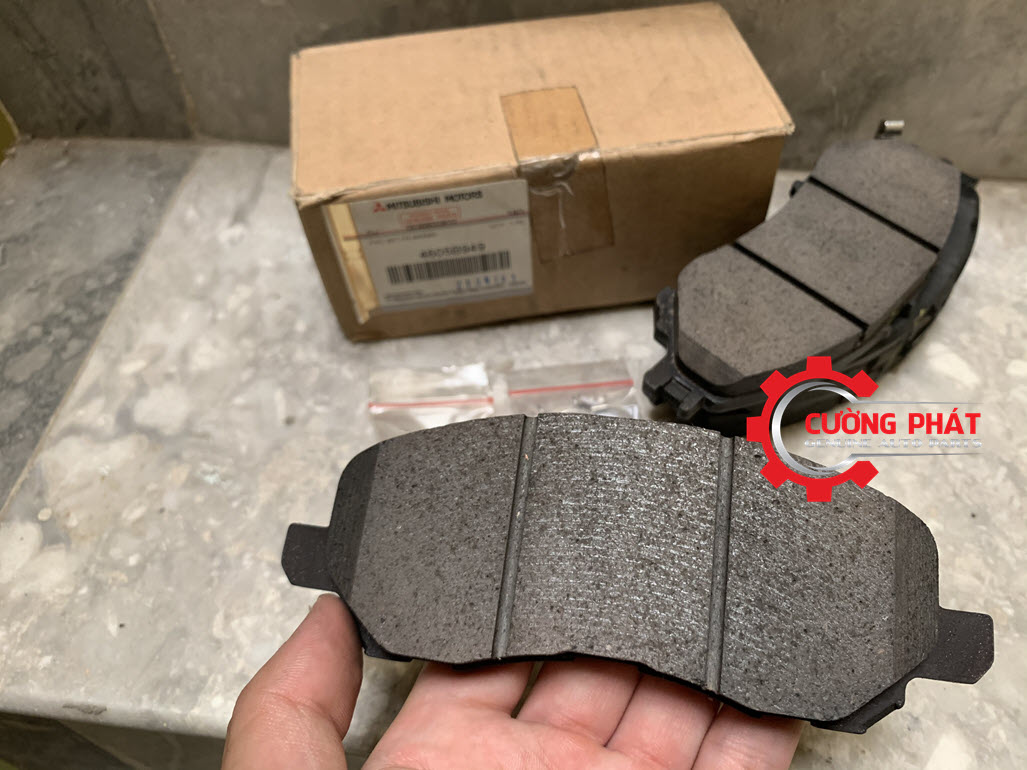 ma-phanh-truoc-Xpander(1) Chi tiết má phanh trước Mitsubishi Xpander chính hãng