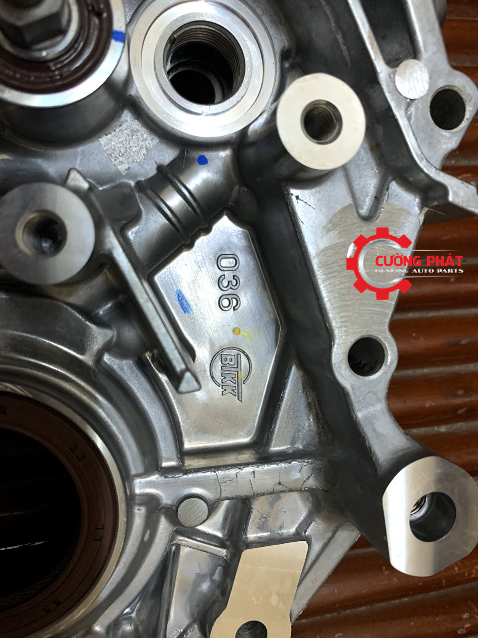 Bom-dau-Mitsubishi-Triton-New-Triton-Pajero-Sport(5) cận cảnh bơm dầu liền bưởng Triton, Pajero Sport 4D56
