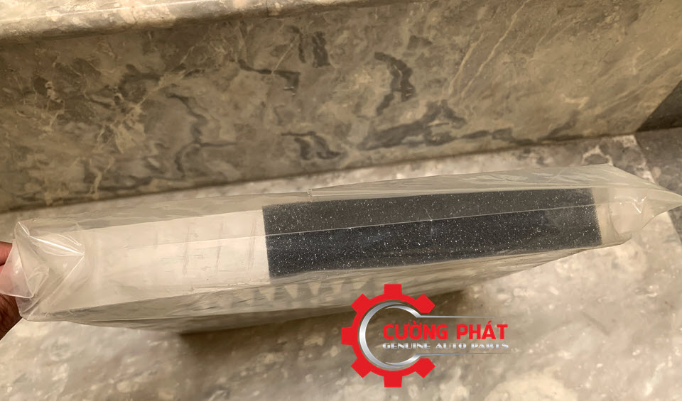 Loc-gio-dieu-hoa-Mitsubishi-New-Triton(2) Cận cảnh thanh nhựa lọc gió điều hòa chính hãng
