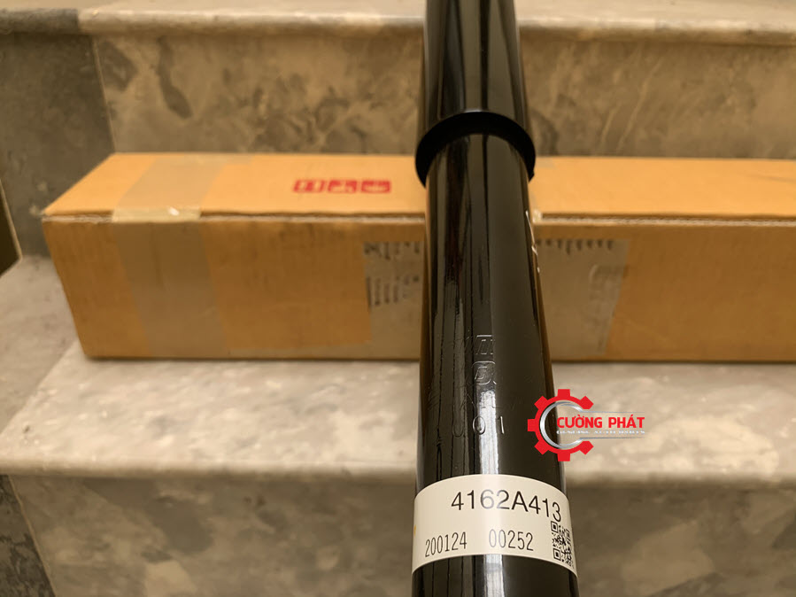 giam-xoc-sau-Mitsubishi-Pajero-Sport(1) Cận cảnh giảm xóc sau Pajero Sport