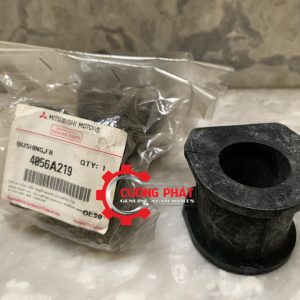 Hình ảnh cao su cân bằng trước Mitsubishi Triton 2015-2019 chính hãng