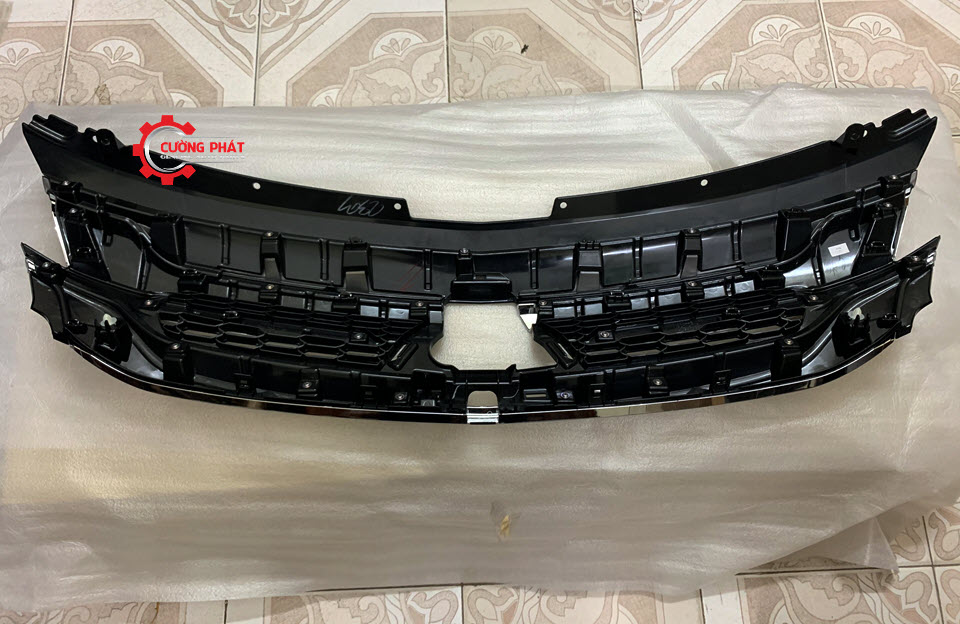 Mat-ca-lang-Mitsubishi-Pajero-Sport-2018-7450A961(2) Mặt sau ga lăng Pajero Sport 2018 chính hãng