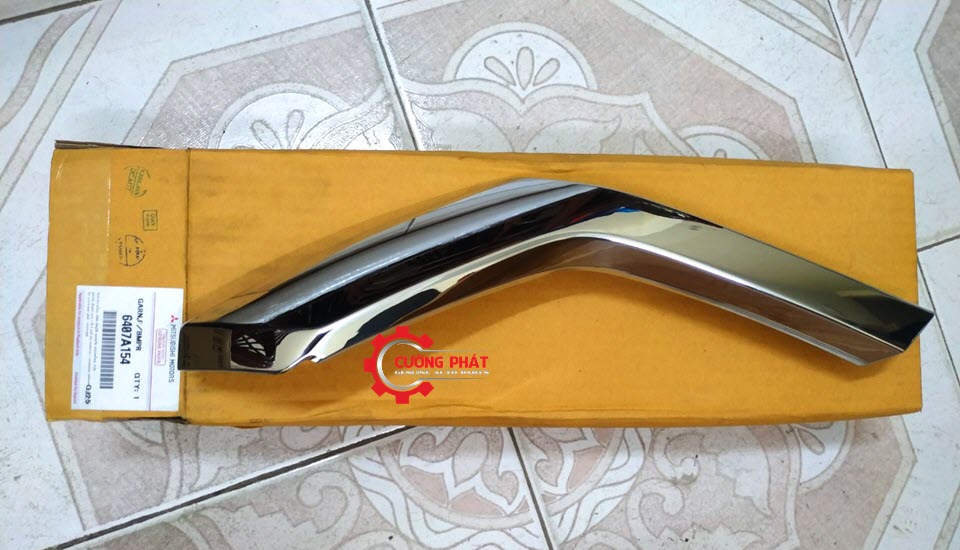 Nep-ma-Mitsubishi-Pajero-Sport-6407A154(3) Hình ảnh nẹp mạ cản trước Mitsubishi Pajero Sport chính hãng