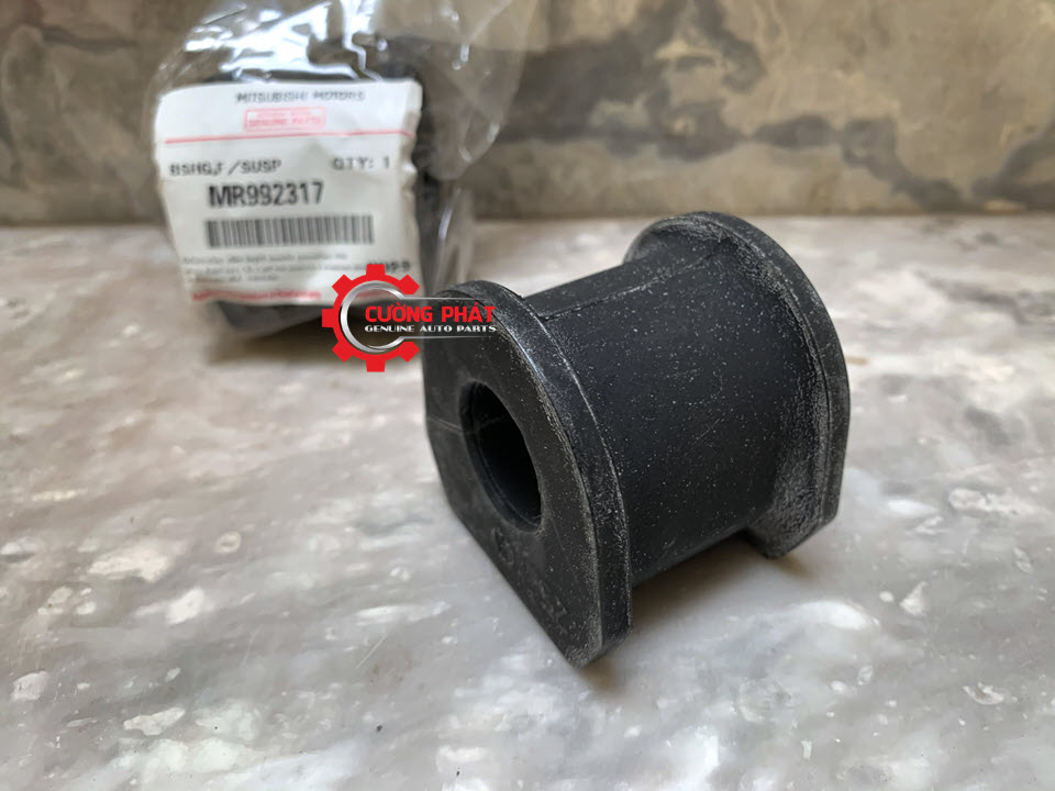 Cao-su-can-bang-truoc-Mitsubishi-Triton-2008-2014-Pajero-Sport-MR992317 Hình ảnh cao su cân bằng trước Mitsubishi Pajero Sport, Triton 2008-2014 chính hãng