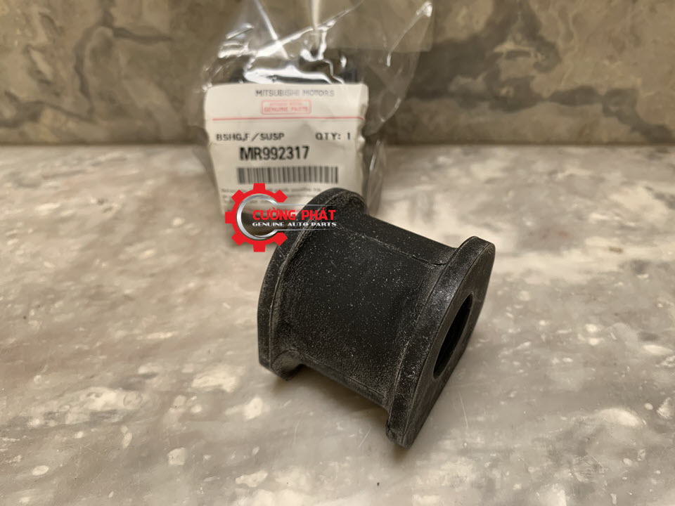 Cao-su-can-bang-truoc-Mitsubishi-Triton-2008-2014-Pajero-Sport-MR992317(2) Chi tiết cao su cân bằng trước Pajero Sport, Triton 2008-2014 chính hãng