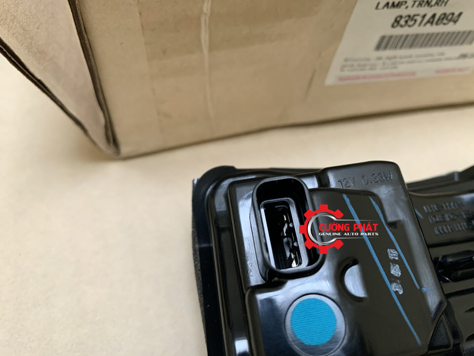 Den-xi-nhan-guong-Mitsubishi-Triton-Pajero-Sport-2019-8351A094 Giắc đèn xi nhan gương Triton, Pajero Sport 2019 chính hãng